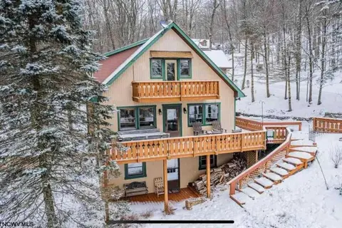 3 Bedroom Cabin at Alpine Lake, near Deep Creek-WISP Resort