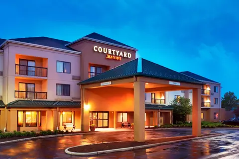 Courtyard Cleveland Airport North
