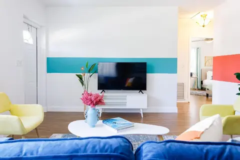 Sunny-Side Up Cozy and Central Home with Parking
