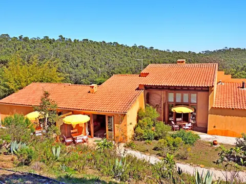 Casa dos Sonhos, private terrace, quiet location, walking to village, ecological pool, pets considered, nature friendly