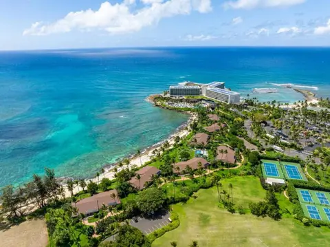 Beautiful Golf Course front near the beach