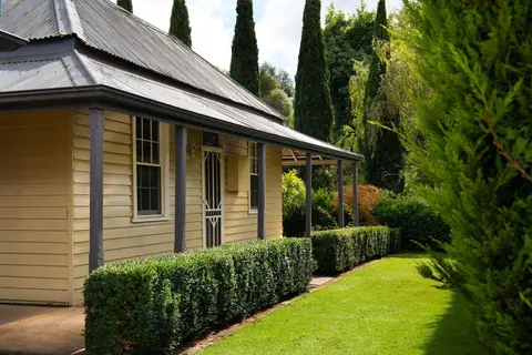 Sunshine House, fireplace 4 bedroom & gardens
