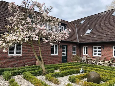 Landhaus Greetsiel am Hafen "Ostfriesenrose"
