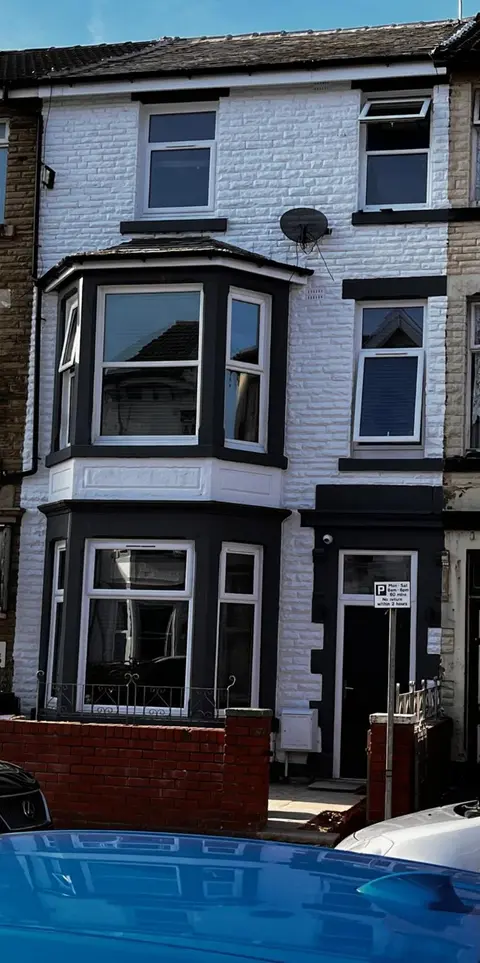 No 10 Apartments
