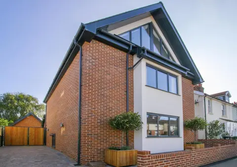 5 Bed in Southwold oc-nort