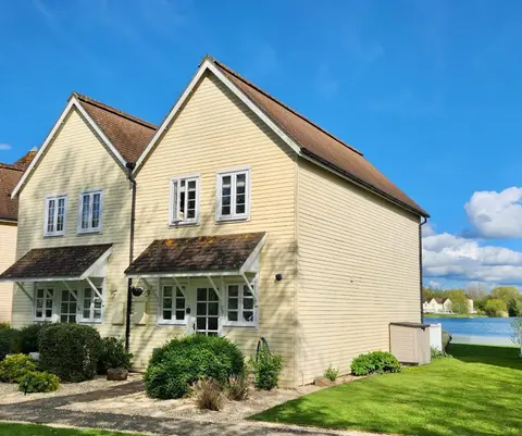 38 Windrush Lake