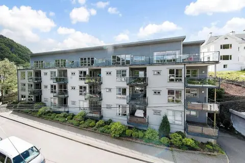 Modern Bergen Apartment with Terrace & Scenic Views, free parking