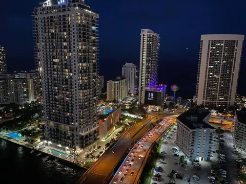 Scenic Miami Beach Oasis - Full Kitchen -08A