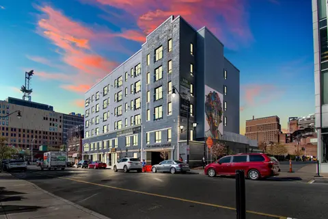 Nest Away 2 Queen near EWR-Penn- Free Parking