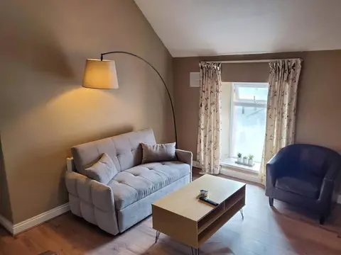 Apt. 2 - Town Centre Apartment