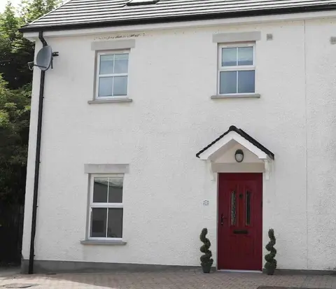 4 Castle Court