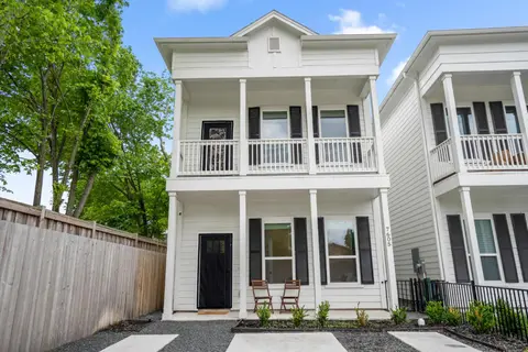 Luxury Gated Home 4bds 3 full baths 5 TVs King 7min to Downtown