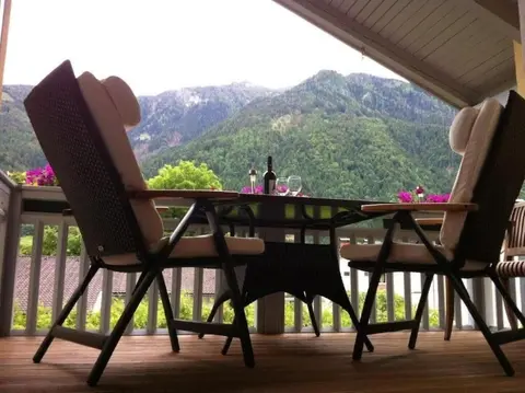 Gemütliche 75 qm Wohnung mit Balkon und Blick auf das Goldeck, mit E-Ladestation