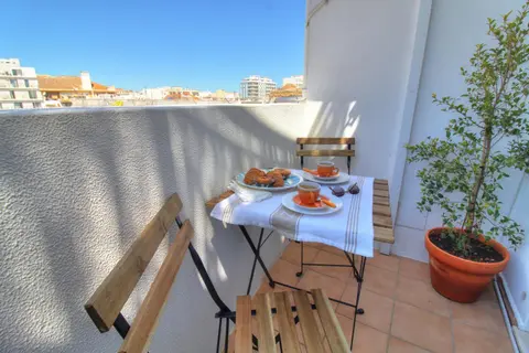 Center location, AC, swimming pool, and parking