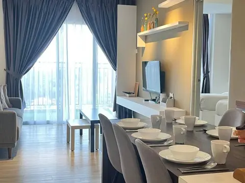 Emerald Avenue Cozy 3R3B Apartment 715
