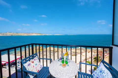 Islet Promenade Seafront Aparthotel by Getawaysmalta