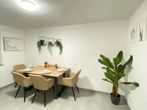 LUXOMES: Design Apartment - private Parking - 4 People