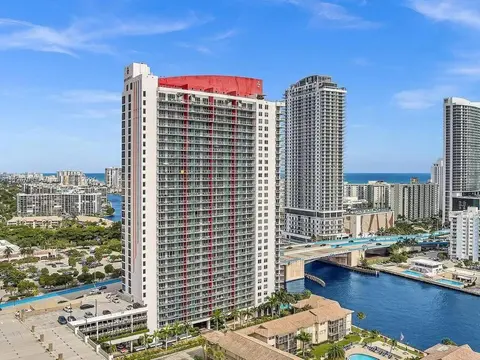 Lovely 3 bedroom 3 bathroom ocean front