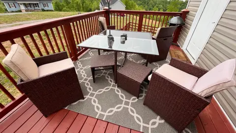 GREAT Little Guest Suite with Private Entry & Deck! Pet Friendly & 30 Mins to Nashville!