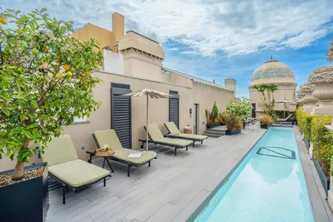 Casagrand Luxury Apartments Barcelona