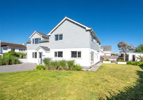 6 Bed in Constantine Bay oc-p00571