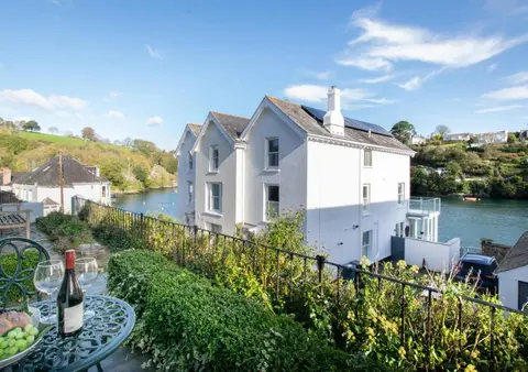 3 Bed in Fowey oc-p00800