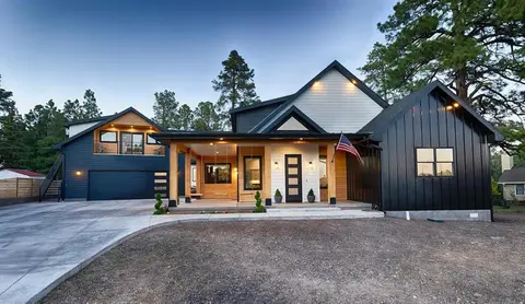LUXURY MODERN FAMILY VACATION- Bison Ridge Retreat