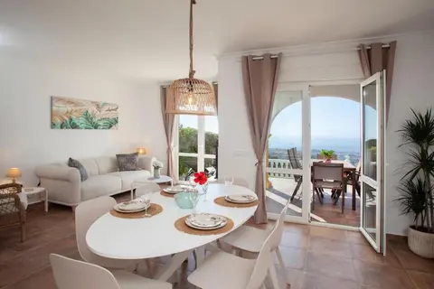 Casa Brittany, vacation home with sea view