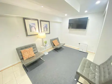 COMFY Basement Home 2 Bdrm1Den 3Queen Beds
