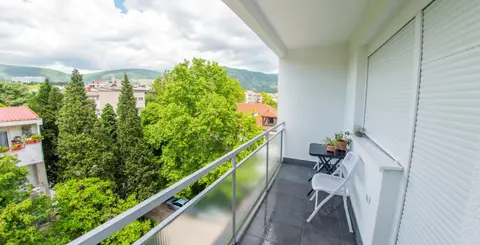 Candy Loft Apartment with FREE parking