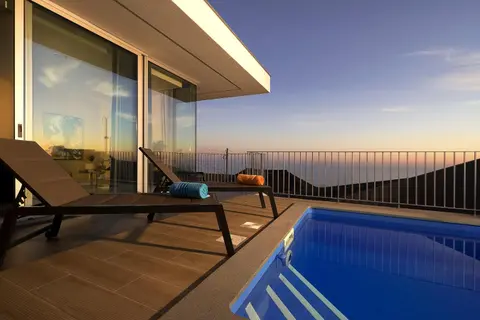 Villa da Silva (Heated Pool and Private Parking)