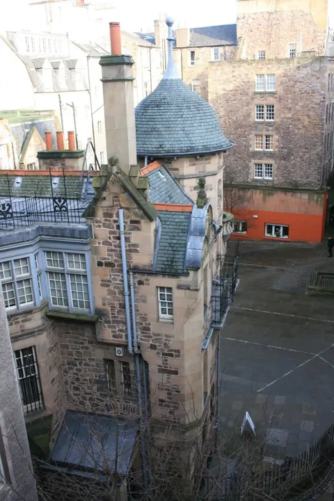 Royal Mile Budget Apartments