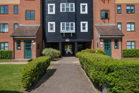 2 bed luxury apartment