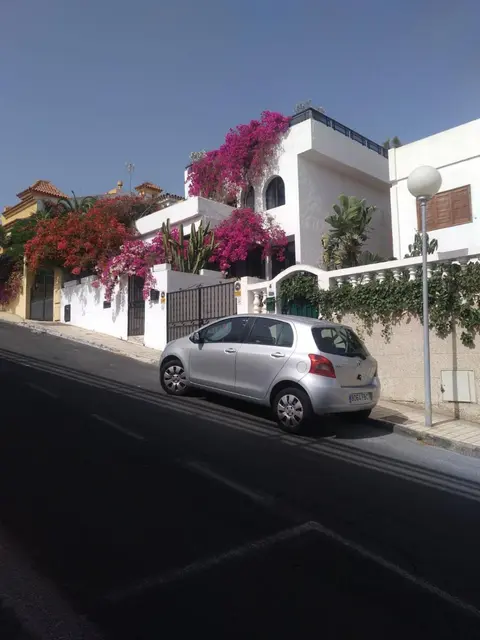 VV Las Buganvillas MASPALOMAS - Cocina y habitaciones con baños privados