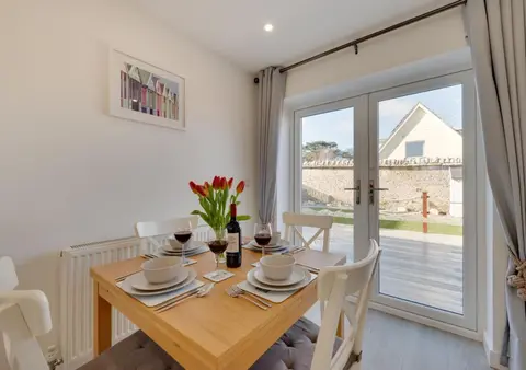 2 Bed in Swanage oc-wy606