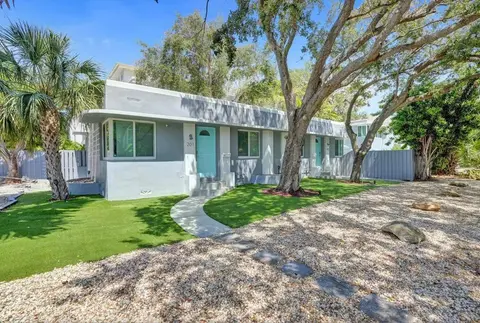 Las Olas 1BR Pool Free Parking Walk to Beach & Restaurants