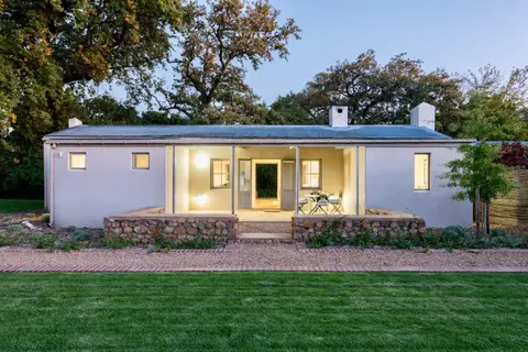 La Chataigne Wines & Guest Cottages