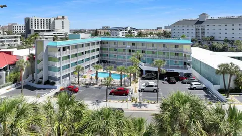Pelican Pointe Clearwater Beach Hotel