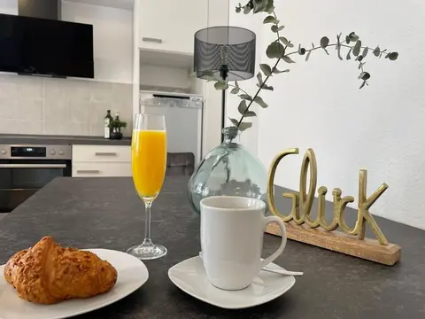 LUCKY STAYS LS03 - Vollausstattung - Zentrum - Aufzug - große Küche - 2 Zimmer - Smart-TV