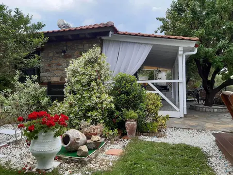 Nikos Stone House 80m from the beach with wifi