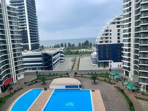 Spacious Stylish Studio With Pool and Jacuzzi