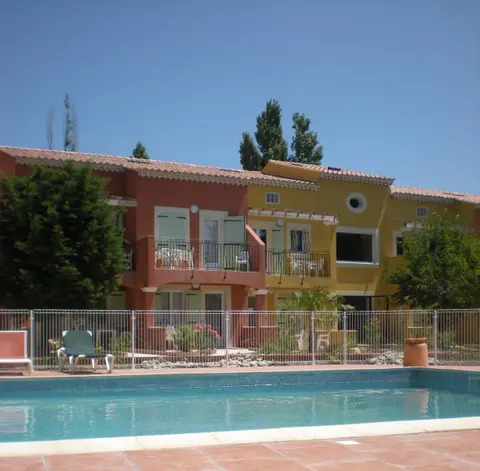 Appart'Hotel Festival Sud Aqua - Avignon TGV
