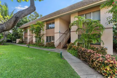 Unrivaled S Kihei Maui location! Walk to it all!