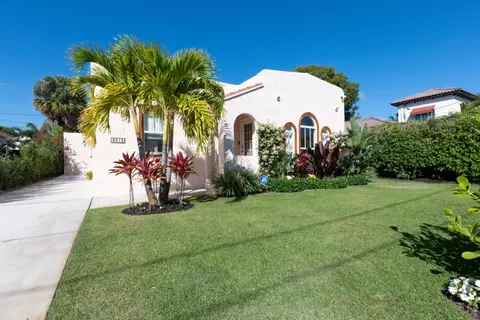 The Pink Orchid Beach House Stunning Pool!