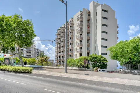 Monumental Tower, a Home in Madeira