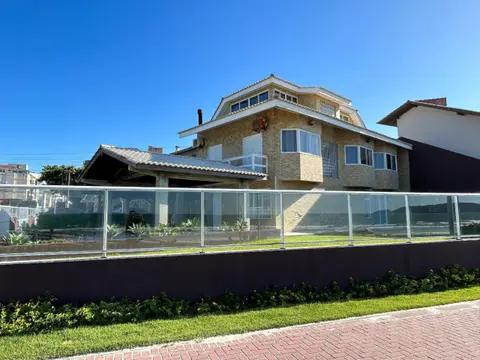 413 - Casa frente mar para até 12 pessoas Praia de Bombas