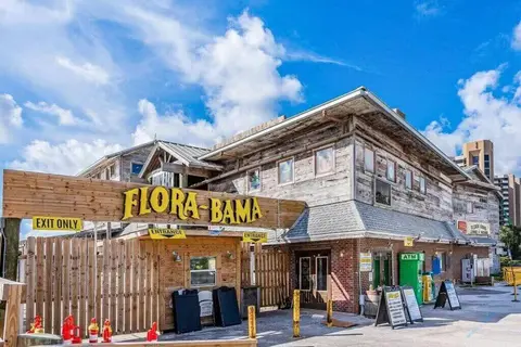 Foxy Palmer! 3 bedroom 2 bath in Perdido Golf Resort