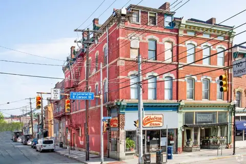 Urban Oasis - 3BR 2BA - City View- Private Parking