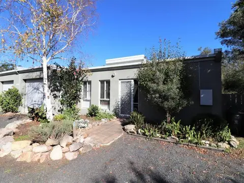 Bastion Abode ~ 900 meters from the beach!