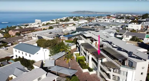 The Aquarella 3BD Coastal Stay with Sea Views